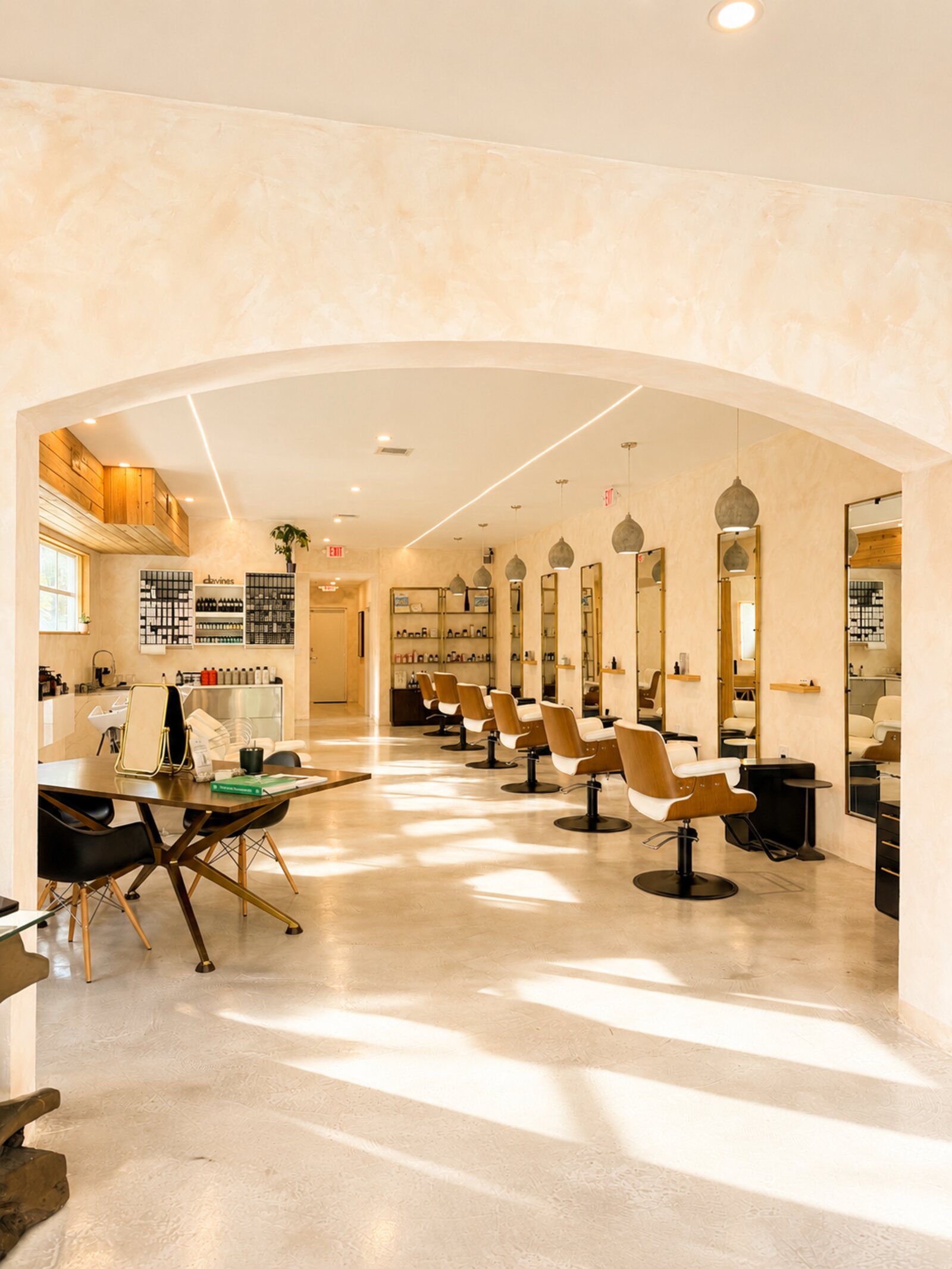 Archway between rooms in the Red Market & Martial Vivot salon
